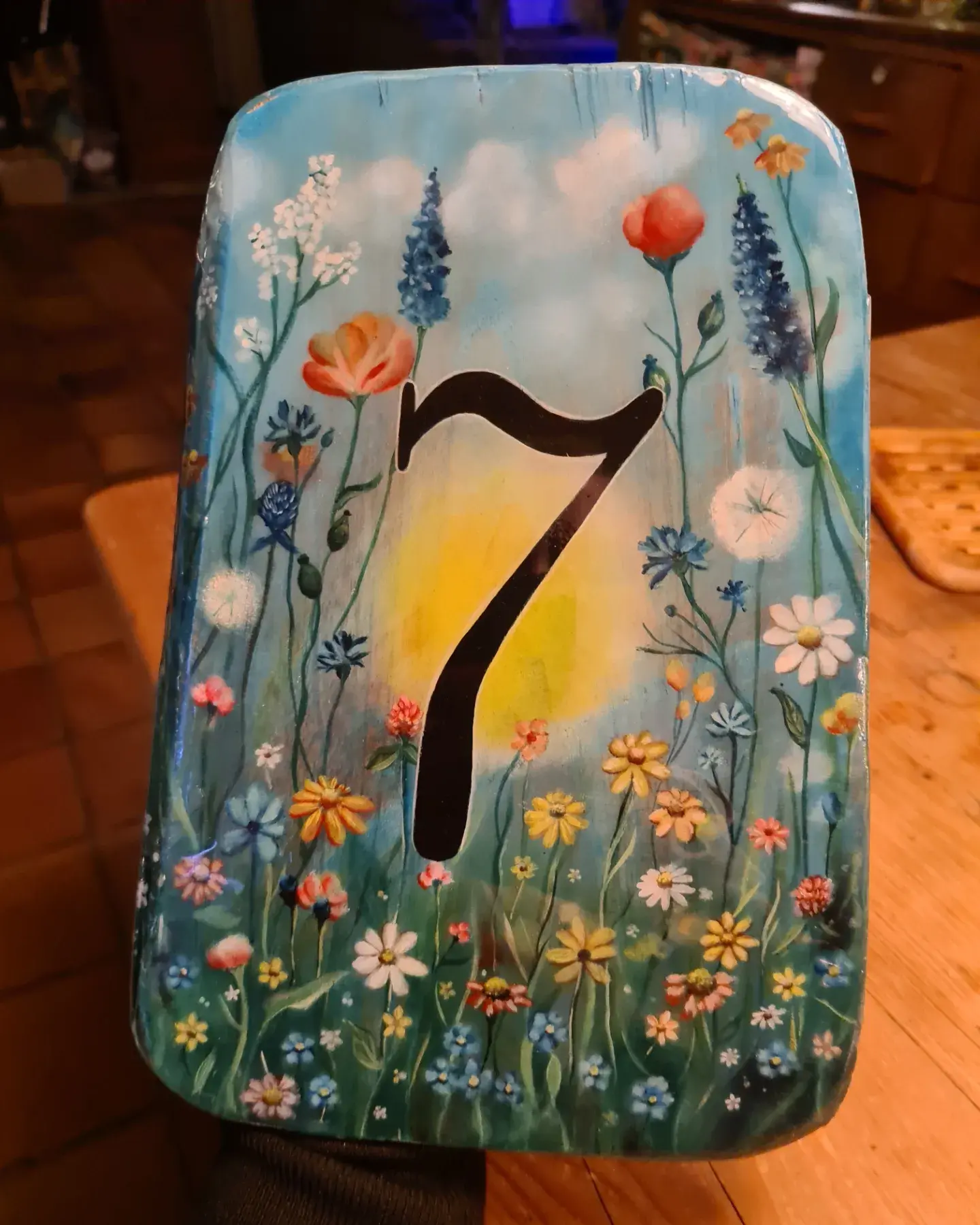 Huisnummerbord met thema bloemen